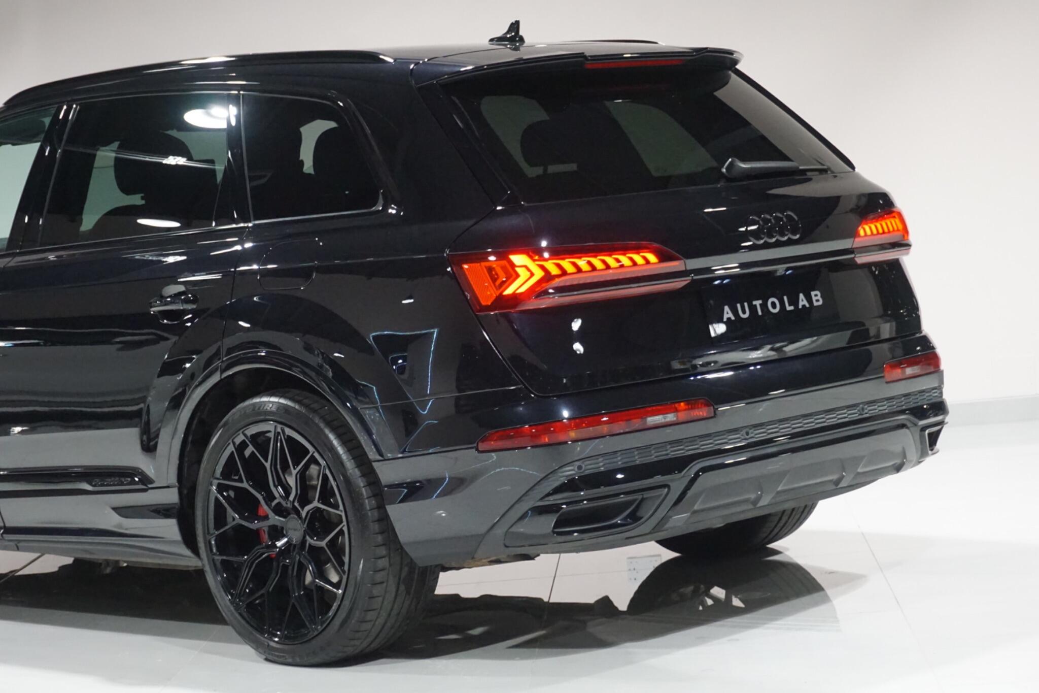 Audi Q7 3.0 TFSIe V6 55 S line SUV 5dr Petrol Plug-in Hybrid Tiptronic quattro Euro 6 (s/s) 17.9kWh (381 ps)